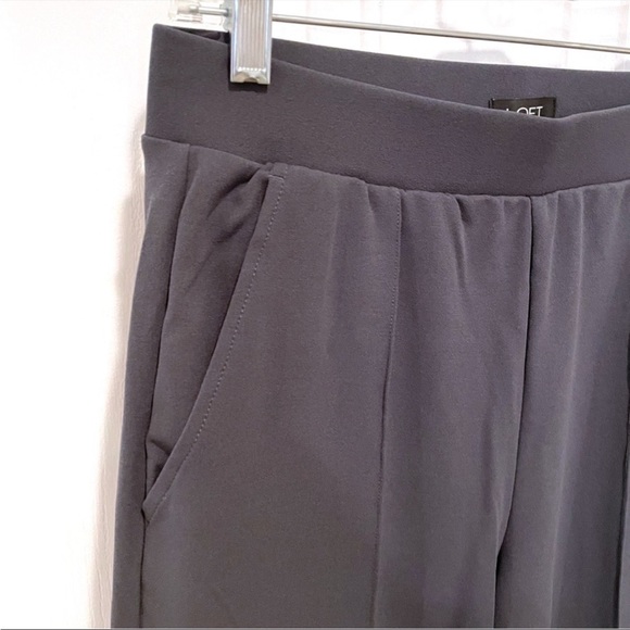 Loft Coastal Gray Pintucked Fluid Taper Pull On High Waist Ankle Pants NWT - Picture 7 of 8